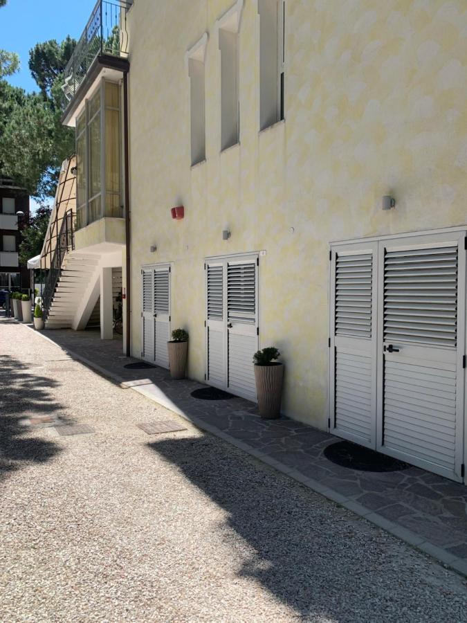 Hotel Augustus Milano Marittima Exterior photo