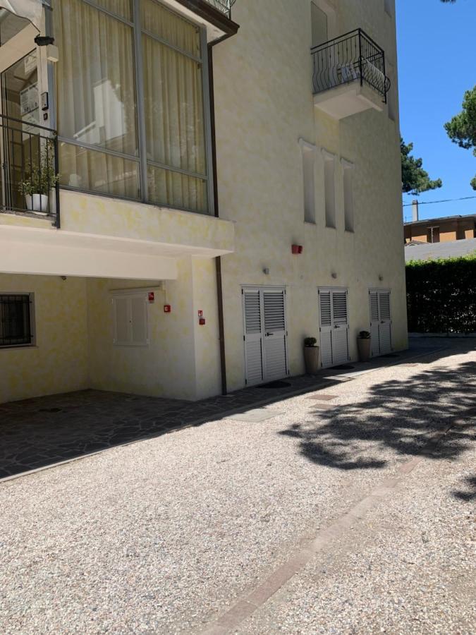 Hotel Augustus Milano Marittima Exterior photo