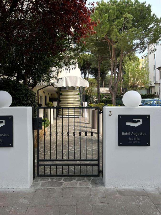 Hotel Augustus Milano Marittima Exterior photo