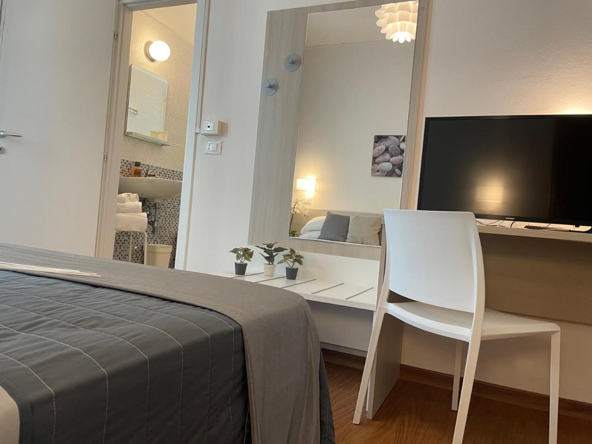 Hotel Augustus Milano Marittima Exterior photo