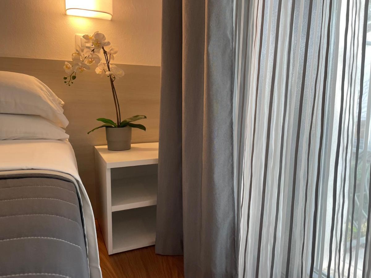 Hotel Augustus Milano Marittima Exterior photo